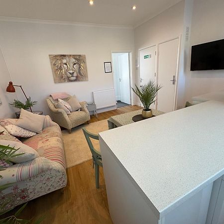 Flat In The Heart Of Leigh On Sea Less Than 2 Miles From The Beach Southend-on-Sea Exterior foto